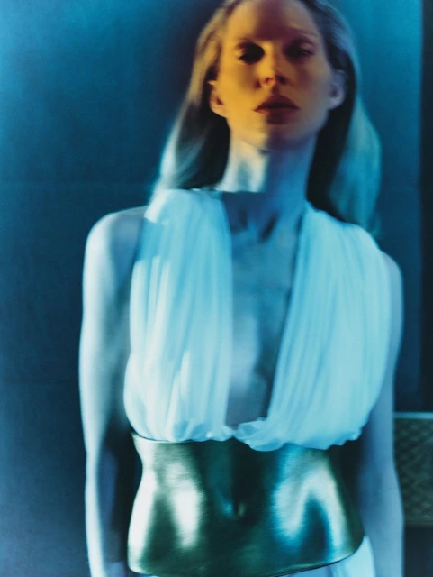 Iselin Steiro/ Statuesque