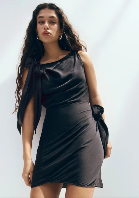 “CONFIDENT MINIMALISM”