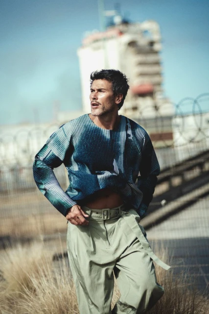 Against the Wire for Salut Les Garçons