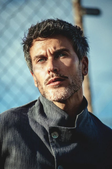 Against the Wire for Salut Les Garçons