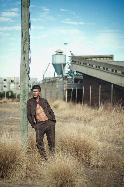 Against the Wire for Salut Les Garçons