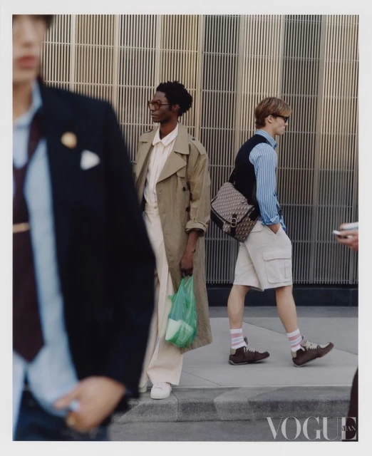 Hurrying Under The Sunlight Yet Stil ...