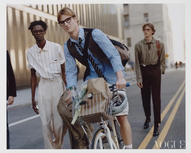 Hurrying Under The Sunlight Yet Stil ...