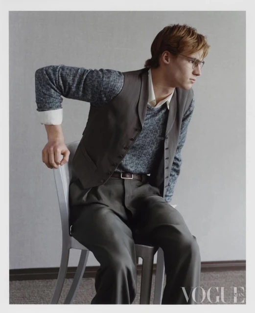 Hurrying Under The Sunlight Yet Stil ...