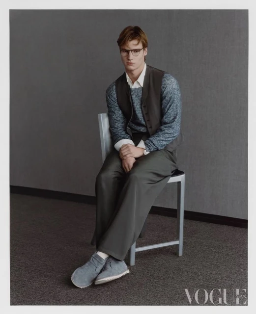 Hurrying Under The Sunlight Yet Stil ...