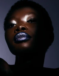 Makeup of the future: an editorial with shine, color and bold geometries