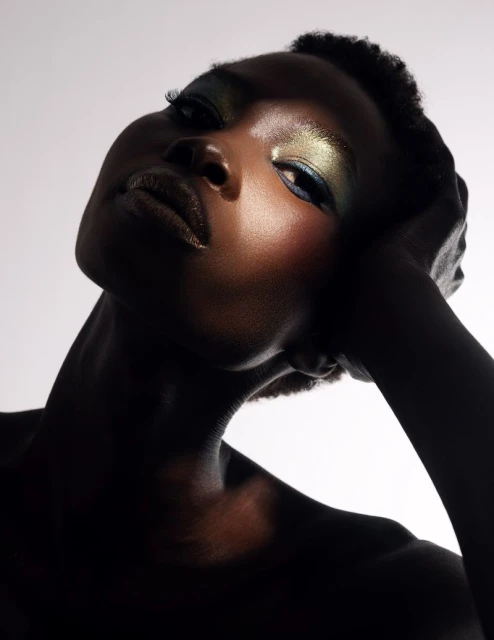 Makeup of the future: an editorial with shine, color and bold geometries