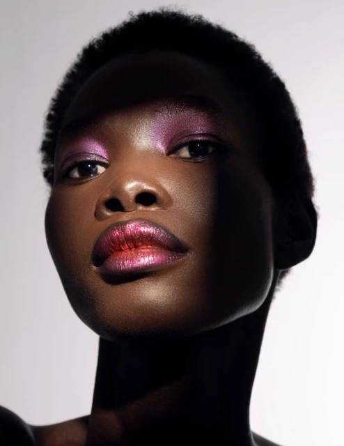 Makeup of the future: an editorial with shine, color and bold geometries
