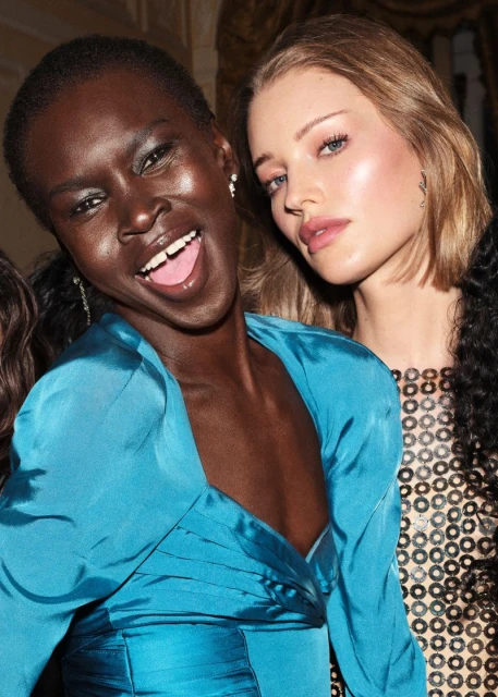 HOURGLASS Unreal Liquid Highlighter ...