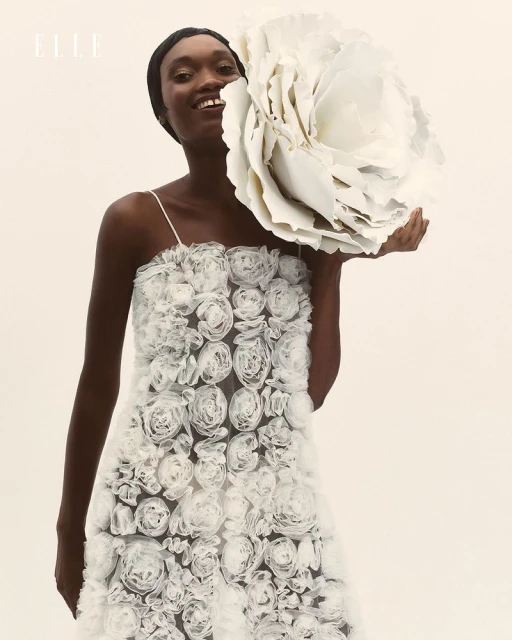 Aura Alba, Da Natura: Dos Campos Floridos à Fashion Icon