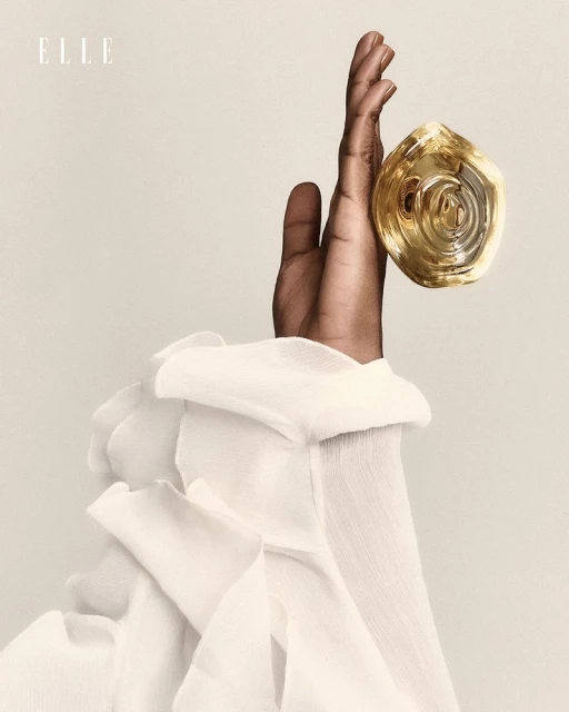 Aura Alba, Da Natura: Dos Campos Floridos à Fashion Icon