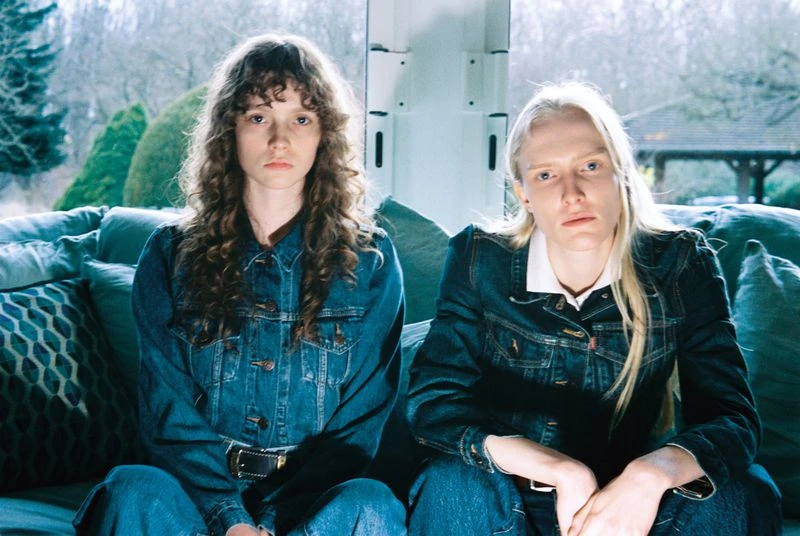 Alei Journal x Levis