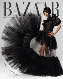 Amilna Estevao becomes a black swan in Carolina Herrera