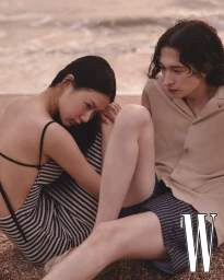 여름의 시작을 알리는 엠포리오 아르마니 스윔웨어