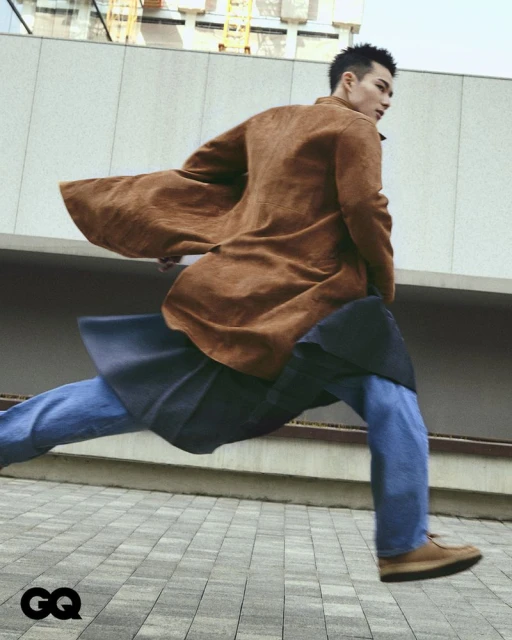 치맛자락 휘날리며