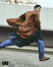 치맛자락 휘날리며