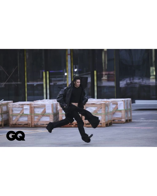 치맛자락 휘날리며