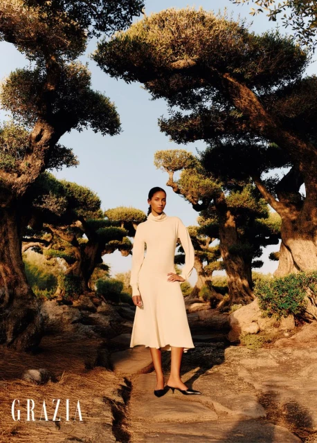 Beyond the passageway / Prada