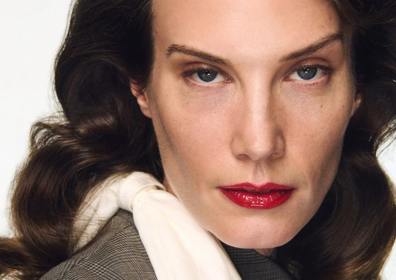 ALL–IN Nº8 “Fan Fiction” - Oliver Hadlee Pearch, Isabelle Sayer, Thomas de Kluyver