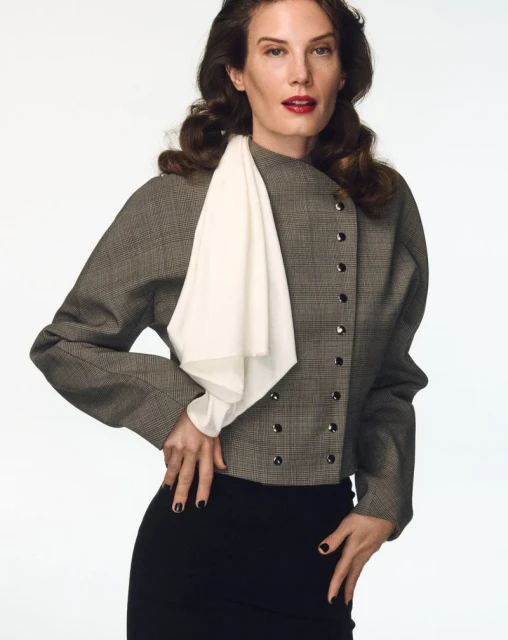 ALL–IN Nº8 “Fan Fiction” - Oliver Hadlee Pearch, Isabelle Sayer, Thomas de Kluyver