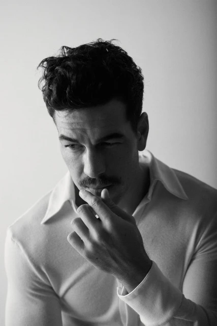 MARIO CASAS: EL CINE CORRE POR LAS VENAS