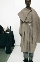 Market Report: Model on Duty