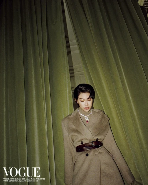 Vogue Japan October 2025 Cover