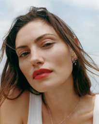 Phoebe Tonkin