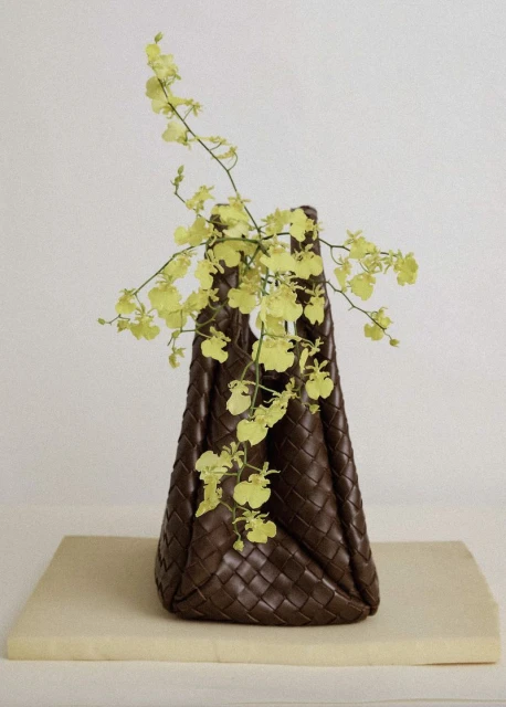 Bottega Special: Weaving A Tale