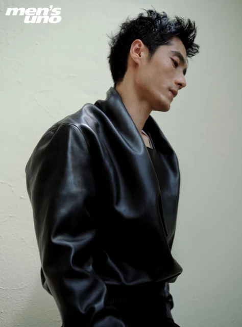 Dwelling in the Fuchun Mountains