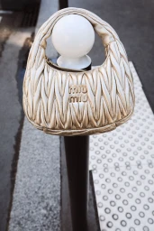 Ils n'ont pas de pain ? Qu'ils mangent de la brioche