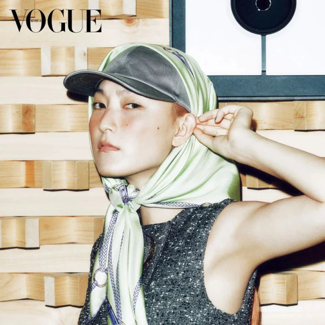 HOW TO HAVE A CONVERSATION IN SILENCE