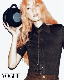 HOW TO HAVE A CONVERSATION IN SILENCE