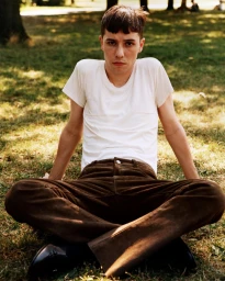 Ellis Howard / ‘What It Feels Like For a Girl’ (Remix)