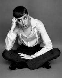 Ellis Howard / ‘What It Feels Like For a Girl’ (Remix)