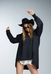 Heroine 23 Madelyn Cline Cover