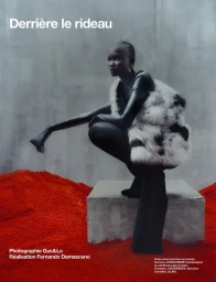 Derrière Le Rideau